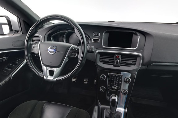 Volvo V40 8 of 16