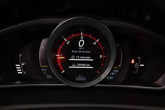 Volvo V40 12 of 16
