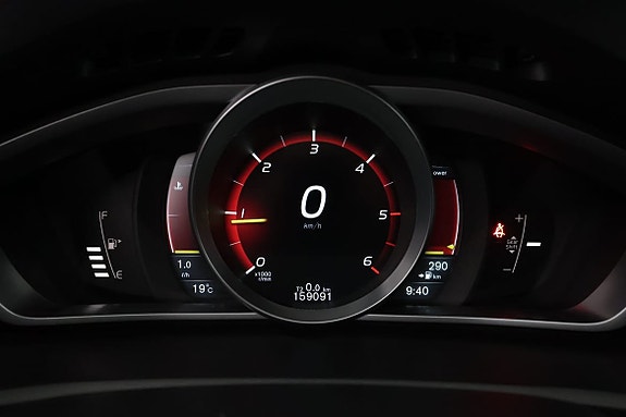 Volvo V40 11 of 16