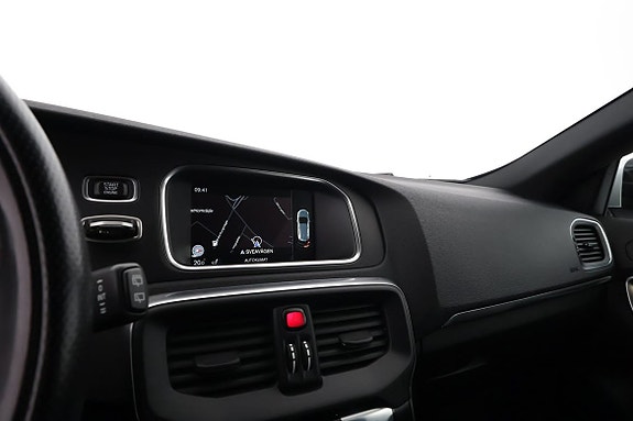Volvo V40 13 of 16