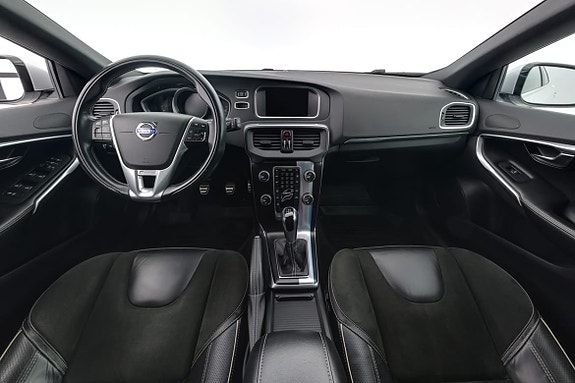 Volvo V40 7 of 16