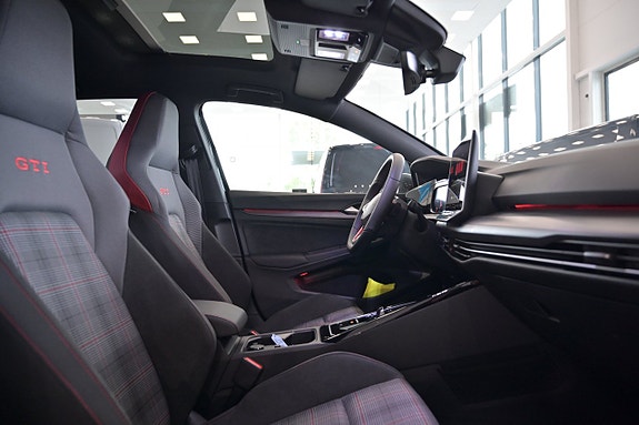 Volkswagen Golf I 23 of 28