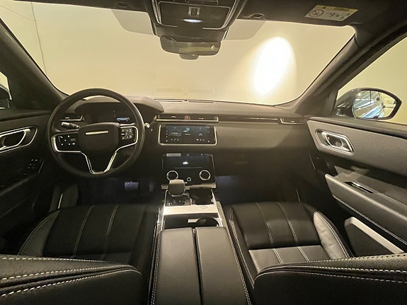 Land Rover Range Rover Velar 7 of 10
