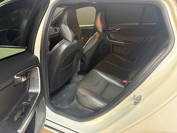 Volvo V60 9 of 13