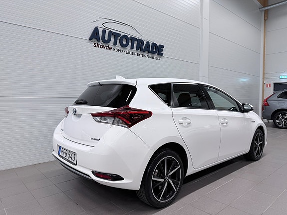 Toyota Auris 6 of 18