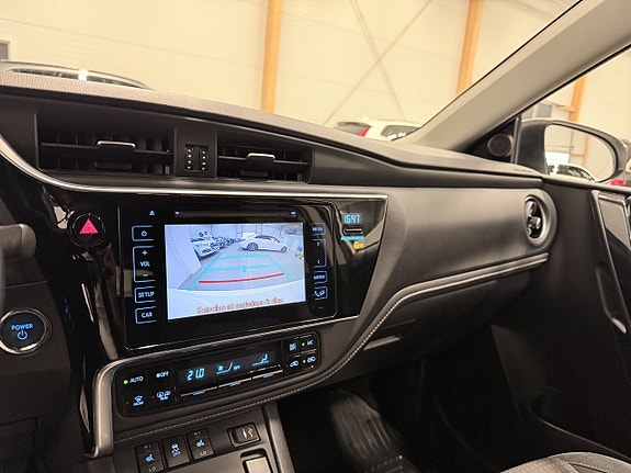 Toyota Auris 12 of 18