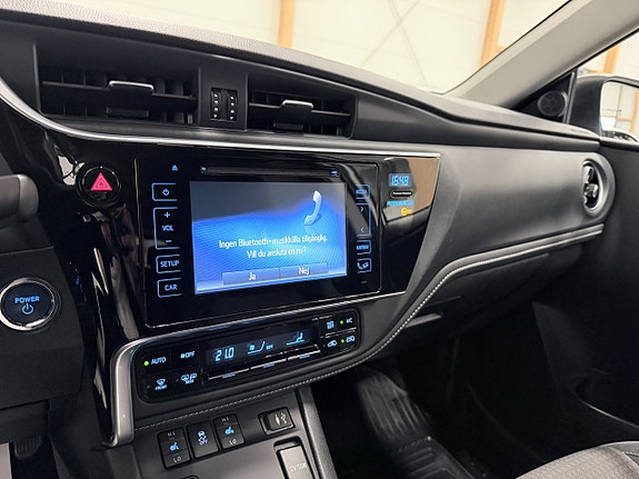 Toyota Auris 14 of 18