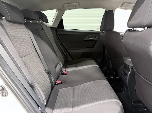 Toyota Auris 18 of 18