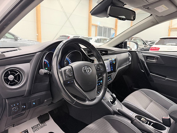 Toyota Auris 10 of 18