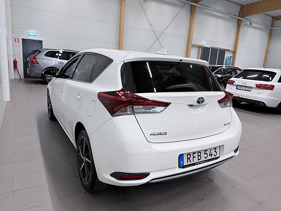 Toyota Auris 9 of 18