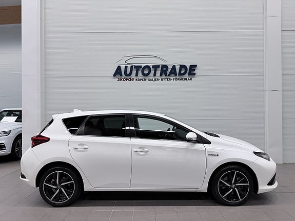 Toyota Auris 5 of 18
