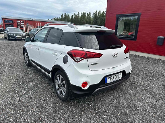 Hyundai i20 3 of 5