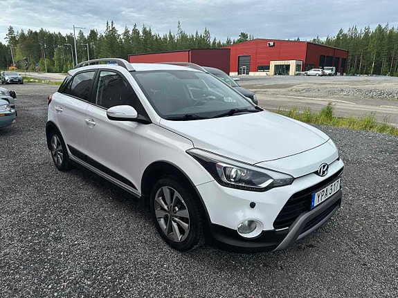 Hyundai i20 2 of 5