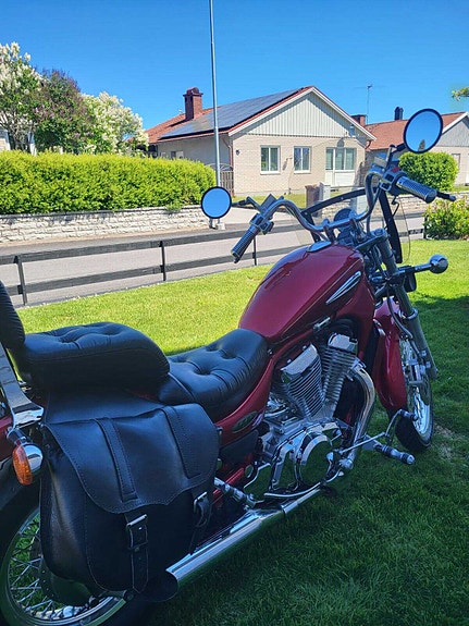 Suzuki VS 800 Intruder 3 of 3