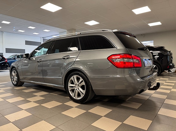 Mercedes-Benz E200 5 of 5