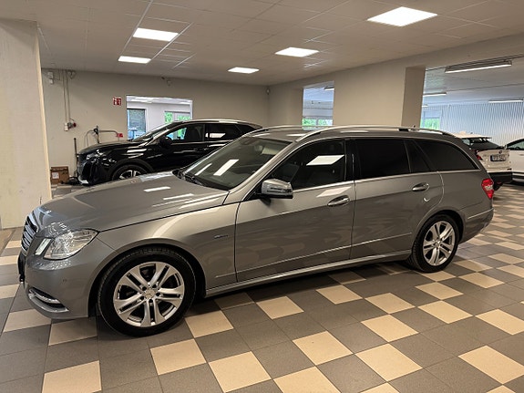 Mercedes-Benz E200 2 of 5
