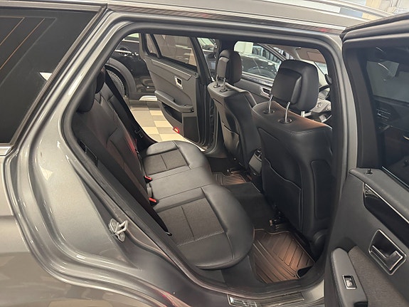 Mercedes-Benz E200 11 of 15