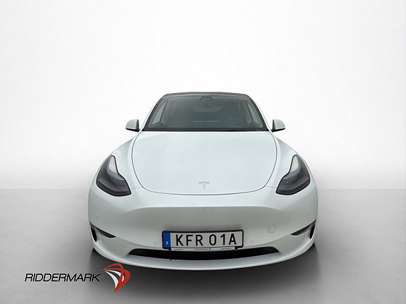 Tesla Model Y 3 of 5