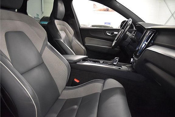 Volvo XC60 13 of 25