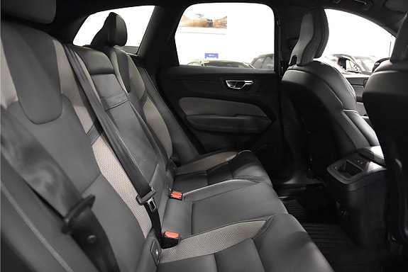 Volvo XC60 14 of 25