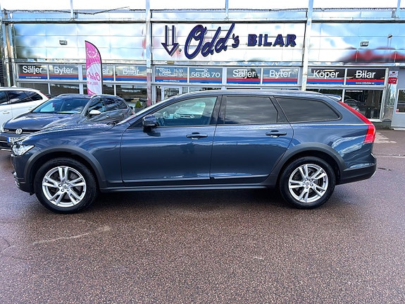 Volvo V90 Cross Country 4 of 5