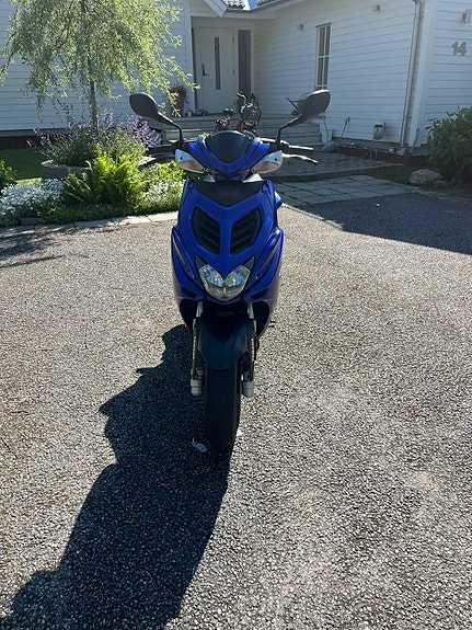 Yamaha Aerox 4 of 4
