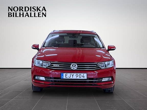 Volkswagen Passat 2 of 5