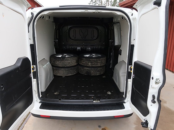 Opel Combo 9 of 13
