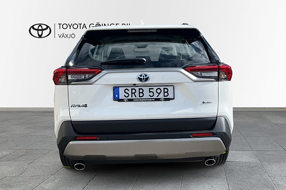 Toyota RAV4 5 of 5