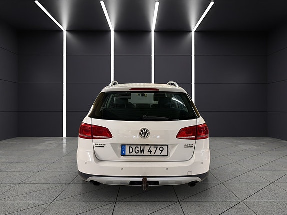 Volkswagen Passat Alltrack 4 of 5