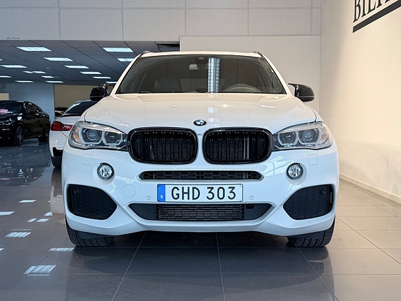 BMW X5 2 of 5