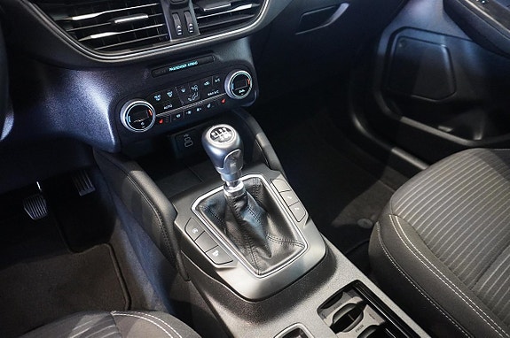 Ford Kuga 11 of 12