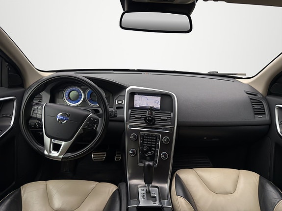 Volvo XC60 10 of 15