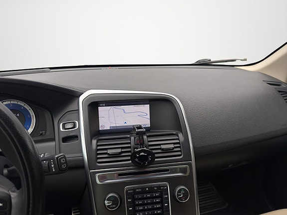 Volvo XC60 12 of 15