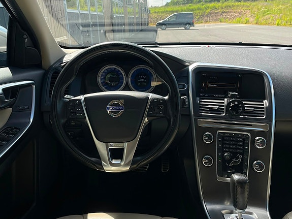 Volvo XC60 8 of 20