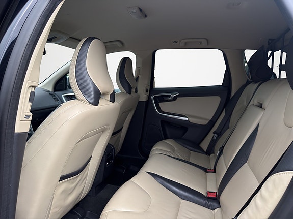 Volvo XC60 15 of 15
