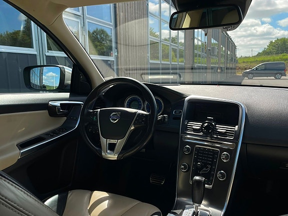 Volvo XC60 17 of 20