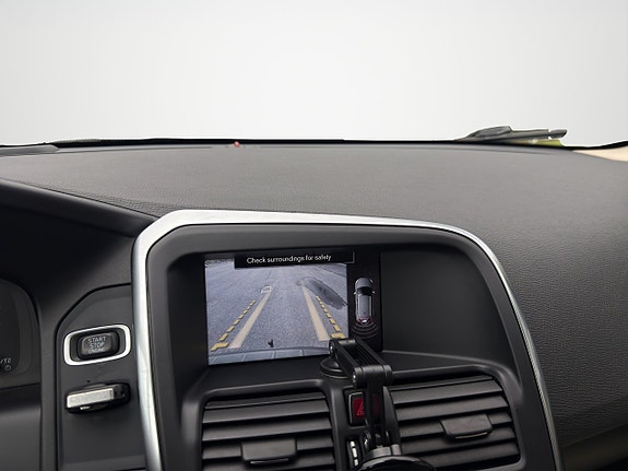 Volvo XC60 13 of 15