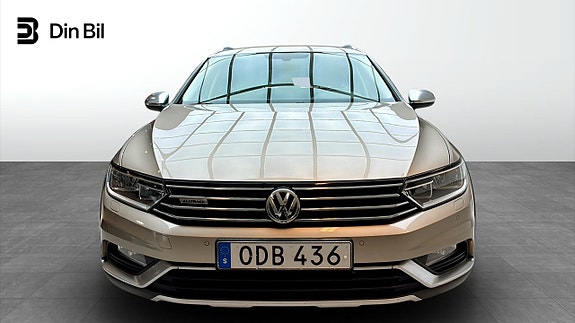 Volkswagen Passat Alltrack 4 of 5