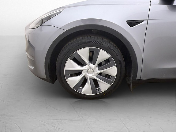 Tesla Model Y 30 of 30