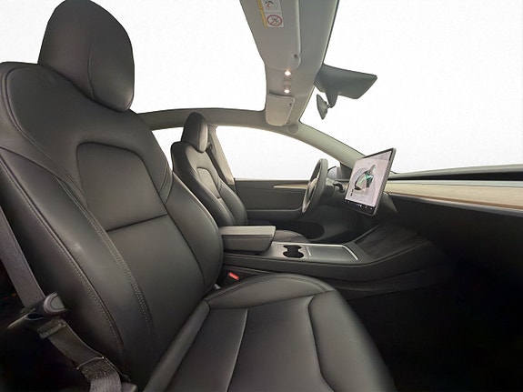 Tesla Model Y 11 of 30