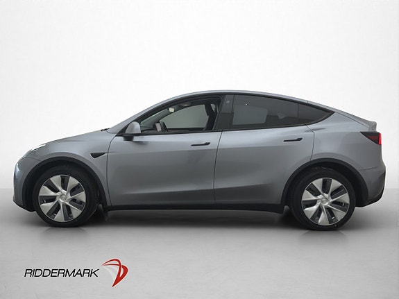 Tesla Model Y 5 of 30