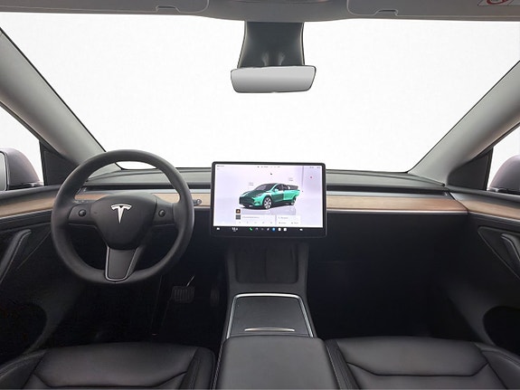 Tesla Model Y 14 of 30