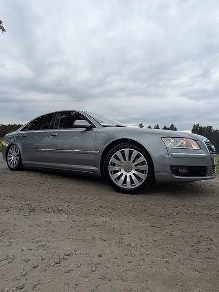 Audi A8 4 of 5