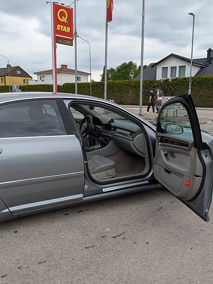 Audi A8 5 of 5