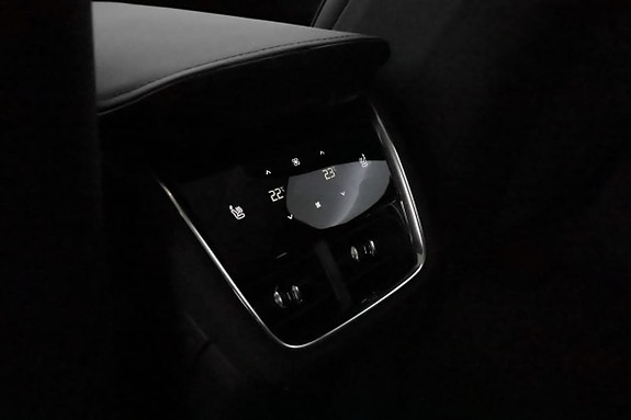 Volvo EX90 16 of 26