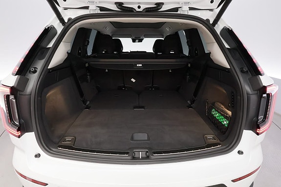 Volvo EX90 22 of 26