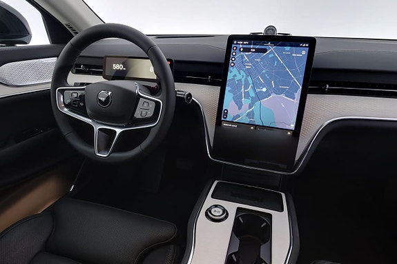 Volvo EX90 8 of 26