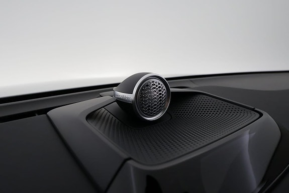 Volvo EX90 12 of 26