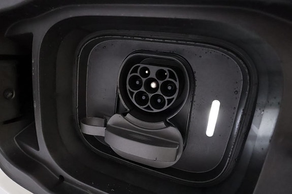 Volvo EX90 24 of 26